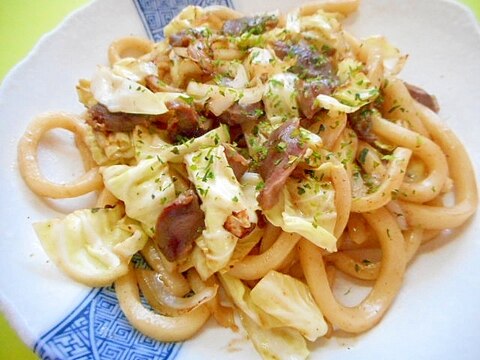 砂肝とキャベツの焼きうどん